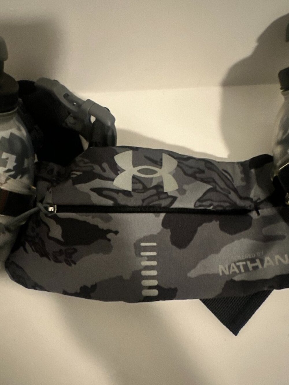Under Armour x Nathan Hydration Running Belt – 2 Bottle Waist Pack - Picture 4 of 7